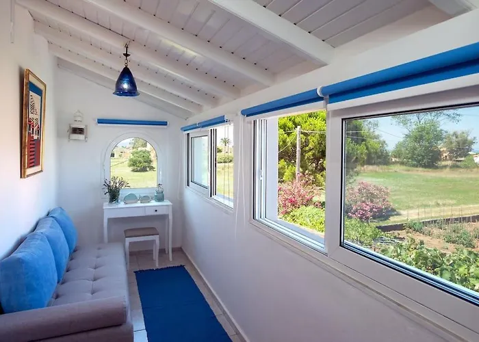 Sea Breeze Coastal House In Almyros *