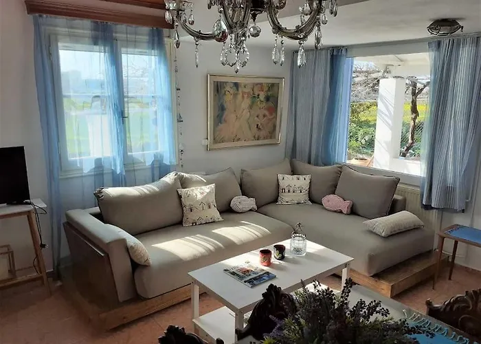 Sea Breeze Coastal House In Almyros